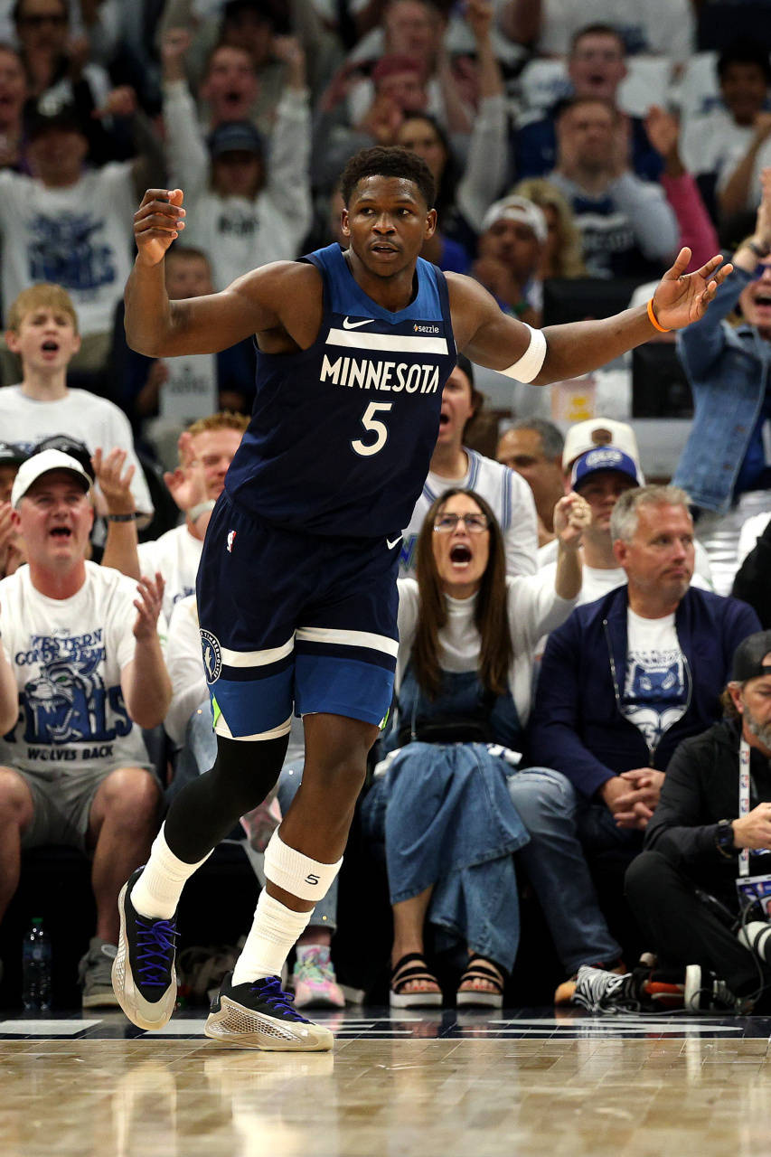 国际比赛日体能课后，明尼苏达森林狼伤情更新备战NBA总决赛，赛场秩序良好，球探报告显示潜力的简单介绍