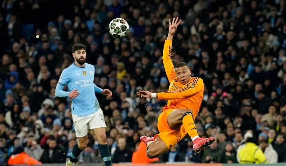 包含西甲赛程吃紧;曼城加时末段调整名单;管理层满意;年轻球员得到机会的词条 包含西甲赛程吃紧;曼城加时末段调整名单;管理层满意;年轻球员得到机会的词条