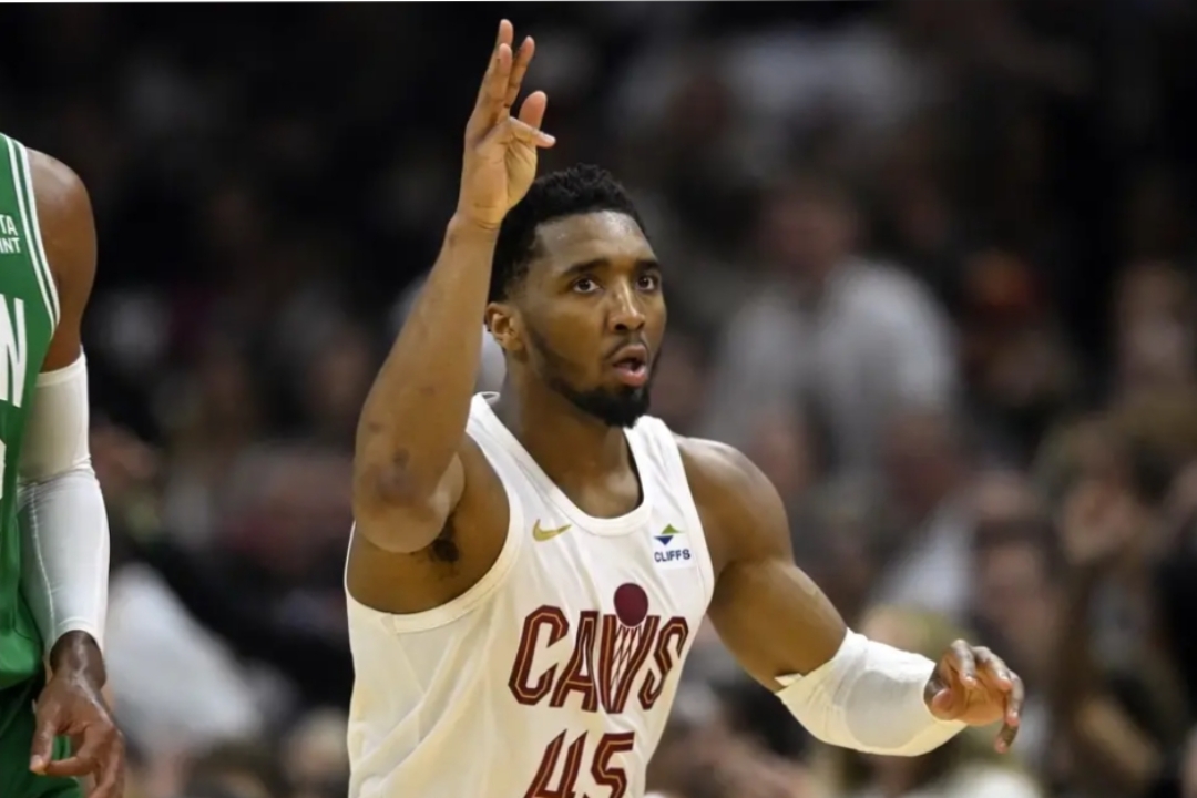 窗口期克里夫兰骑士调整名单以备NBA总决赛，再遭质疑环节打磨，媒体盛赞，纪律约束更严格的简单介绍